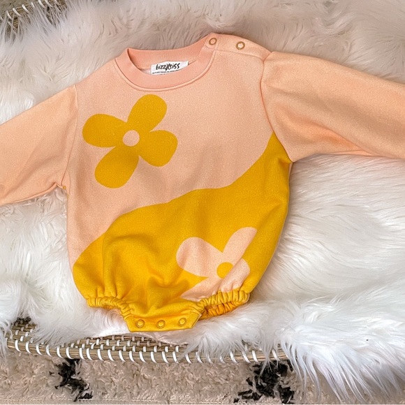 Yin Yang Daisy Bubble Romper - Picture 11 of 11